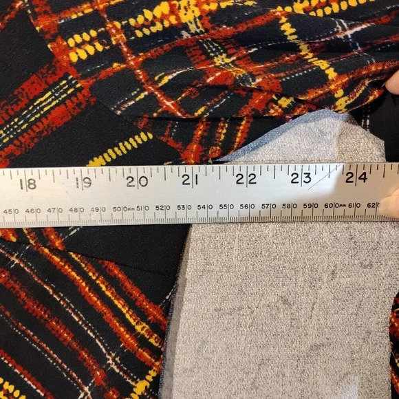 Cleo Petites Women's  Black & Gold Plaid Blouse Long Cut Out Sleeves Size Large - Picture 10 of 11